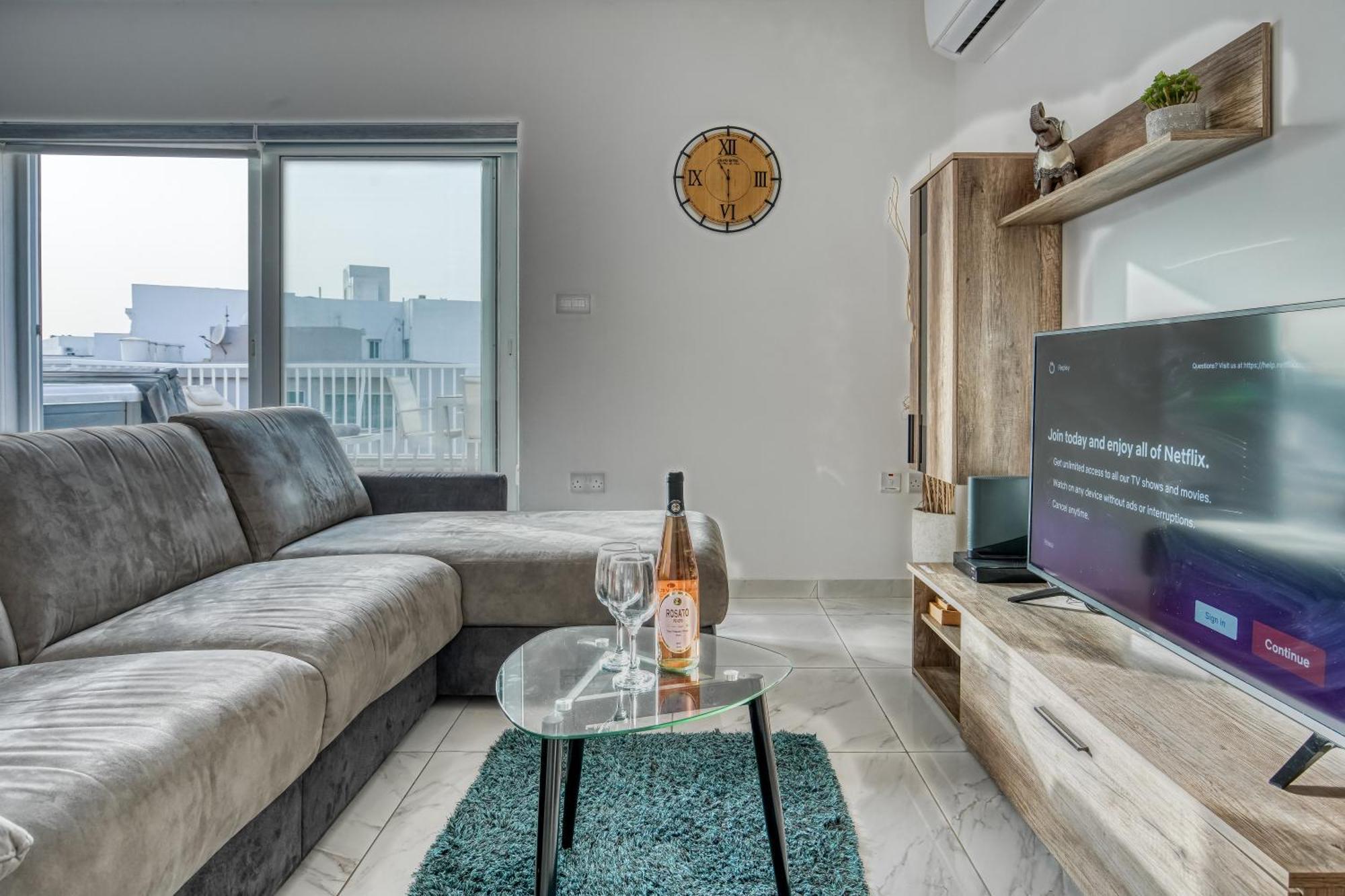 Ferienwohnung Poseidon Court Penthouse Superior St. Paul's Bay Exterior foto