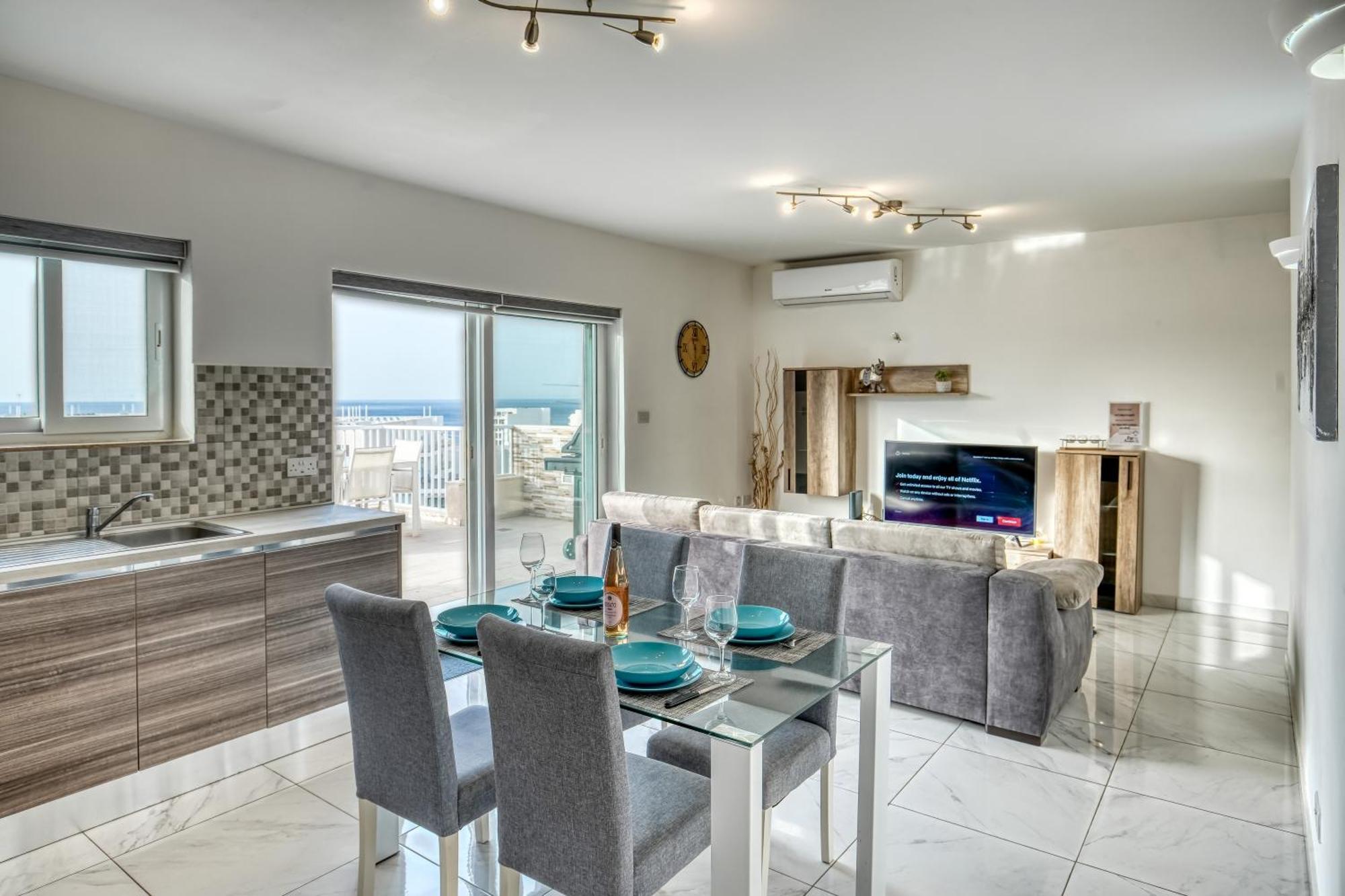 Ferienwohnung Poseidon Court Penthouse Superior St. Paul's Bay Exterior foto