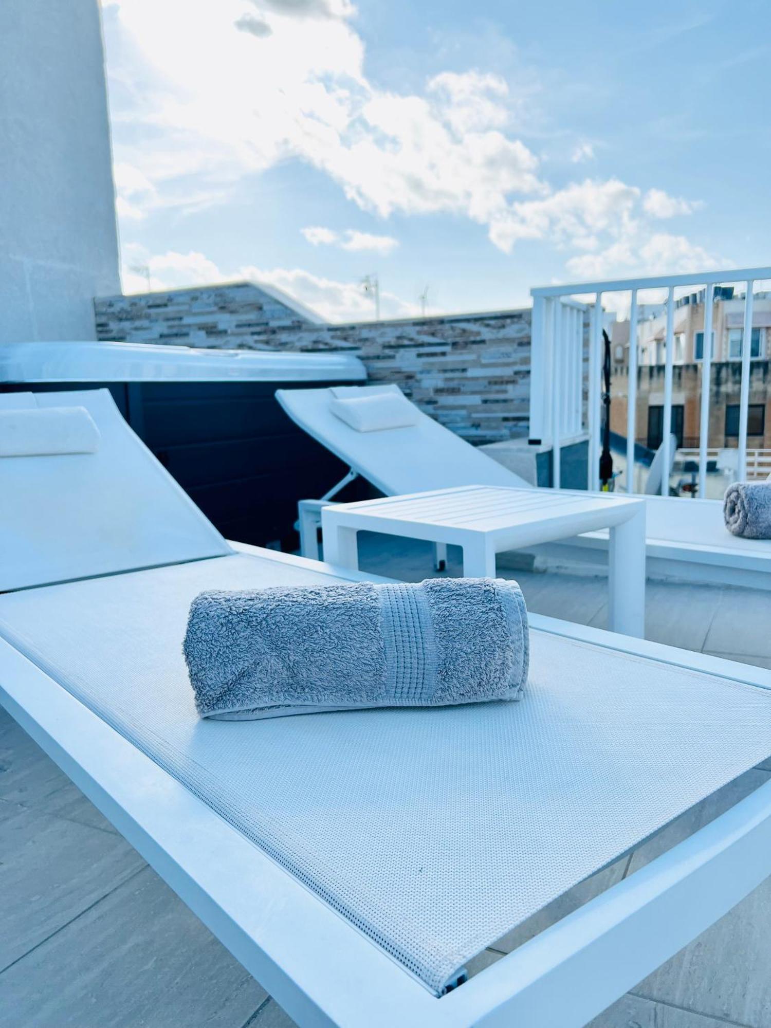 Ferienwohnung Poseidon Court Penthouse Superior St. Paul's Bay Exterior foto